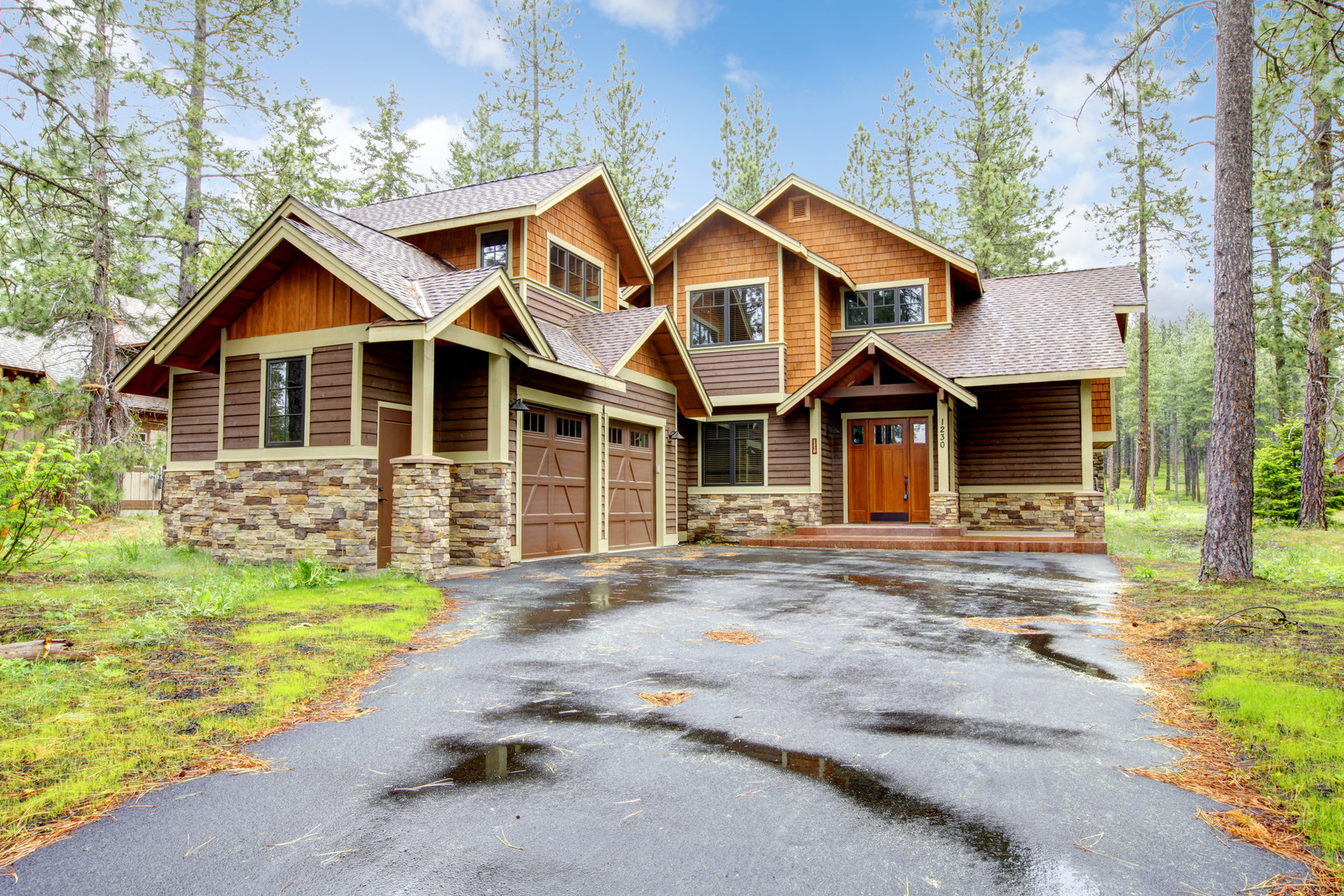 We make moving simple, fast, and stress-free for families and businesses in Lynwood, WA
